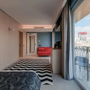 123 Mainstreet Boutique Hotel