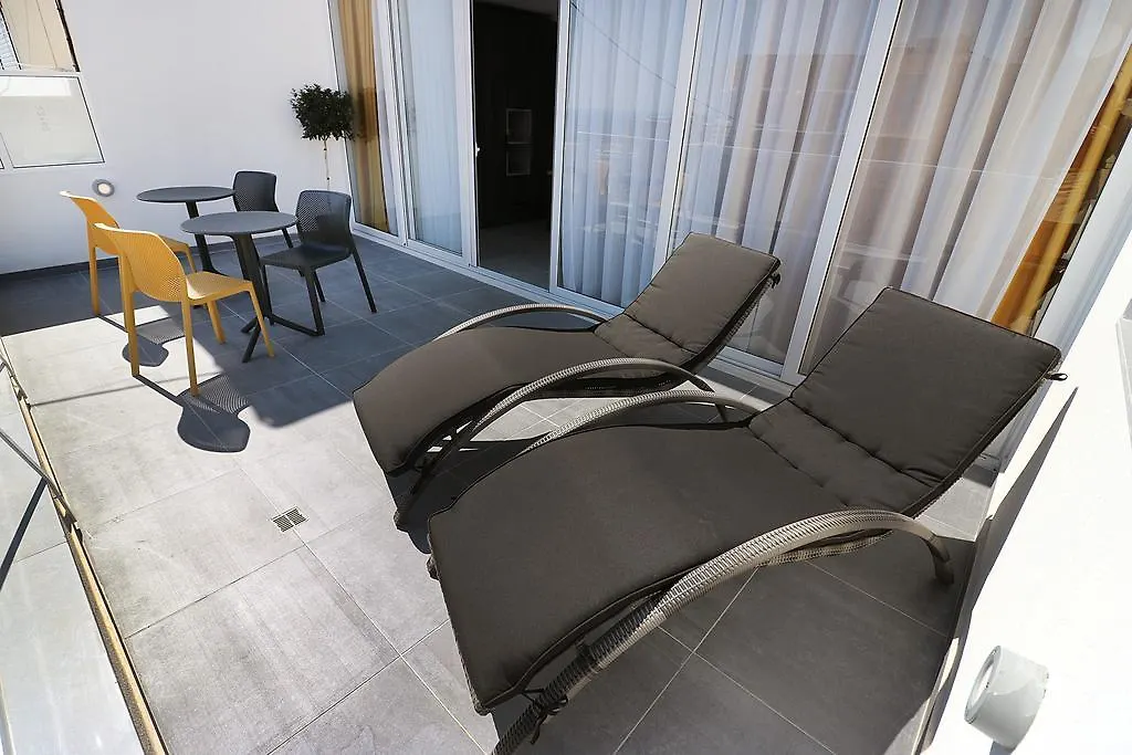 Luma Residence San Julián 3*,